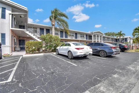 Copropriété à louer à Fort Lauderdale, Floride: 1 chambre, 62.71 m2 № 2168162 - photo 16