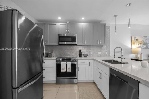 Copropriété à louer à Fort Lauderdale, Floride: 1 chambre, 62.71 m2 № 2168162 - photo 4