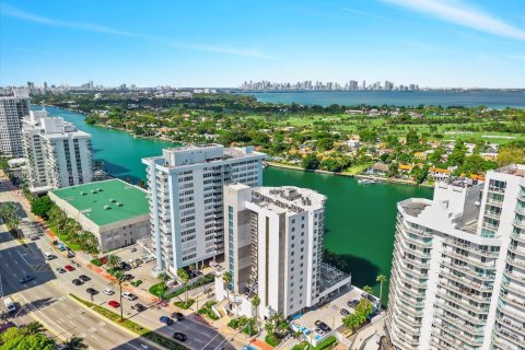 Condominio en alquiler en Miami Beach, Florida, 61.97 m2 № 1929264 - foto 6