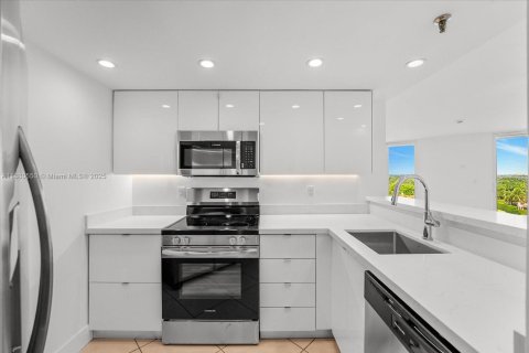 Condominio en alquiler en Miami Beach, Florida, 61.97 m2 № 1929264 - foto 3