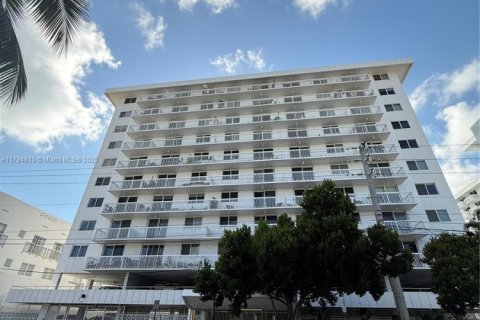 Condo in Miami Beach, Florida, 1 bedroom  № 1980265 - photo 4