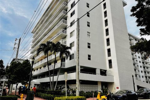 Condo in Miami Beach, Florida, 1 bedroom  № 1980265 - photo 5