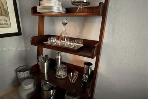 Condo in Miami Beach, Florida, 1 bedroom  № 1980265 - photo 24