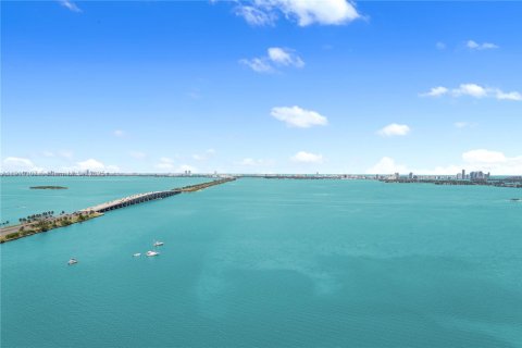 Condo in Miami, Florida, 3 bedrooms  № 2018177 - photo 5