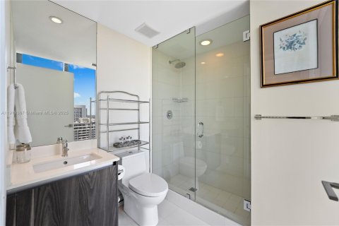 Condo in Miami, Florida, 3 bedrooms  № 2018177 - photo 21