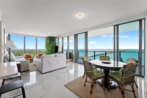 Condo in Miami, Florida, 3 bedrooms  № 2018177