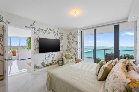 Condo in Miami, Florida, 3 bedrooms  № 2018177 - photo 13