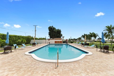 Condominio en venta en Boynton Beach, Florida, 2 dormitorios, 102.56 m2 № 1058980 - foto 1