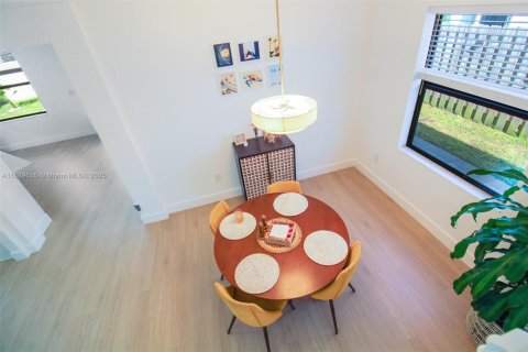 Снять в аренду виллу или дом в Майами, Флорида 4 спальни, 246.56м2, № 1938940 - фото 23