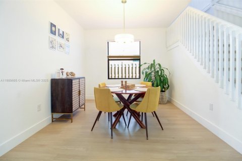 Снять в аренду виллу или дом в Майами, Флорида 4 спальни, 246.56м2, № 1938940 - фото 9