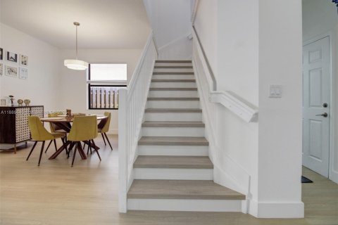 Снять в аренду виллу или дом в Майами, Флорида 4 спальни, 246.56м2, № 1938940 - фото 8