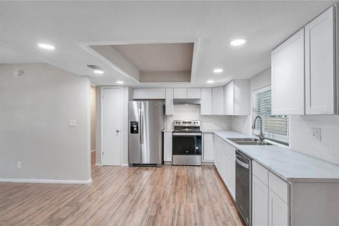 Villa ou maison à louer à Clearwater, Floride: 2 chambres, 143.53 m2 № 2339690 - photo 7