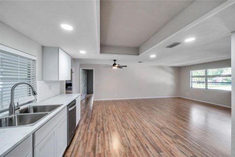 Villa ou maison à louer à Clearwater, Floride: 2 chambres, 143.53 m2 № 2339690 - photo 8