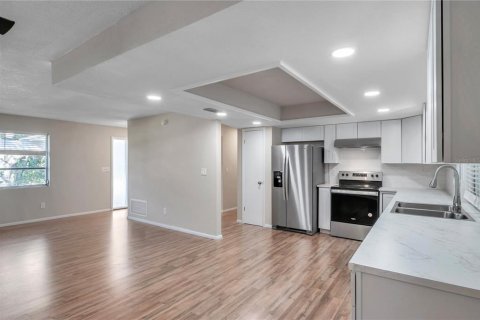 Villa ou maison à louer à Clearwater, Floride: 2 chambres, 143.53 m2 № 2339690 - photo 4