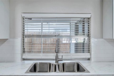 Villa ou maison à louer à Clearwater, Floride: 2 chambres, 143.53 m2 № 2339690 - photo 10