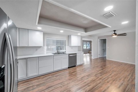 Villa ou maison à louer à Clearwater, Floride: 2 chambres, 143.53 m2 № 2339690 - photo 9