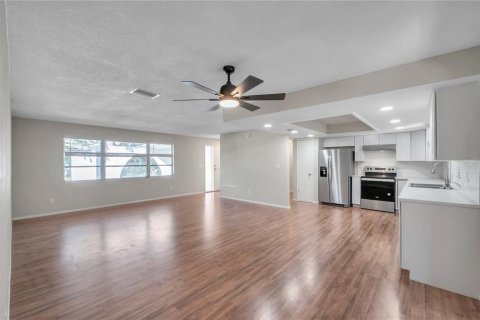 Villa ou maison à louer à Clearwater, Floride: 2 chambres, 143.53 m2 № 2339690 - photo 3