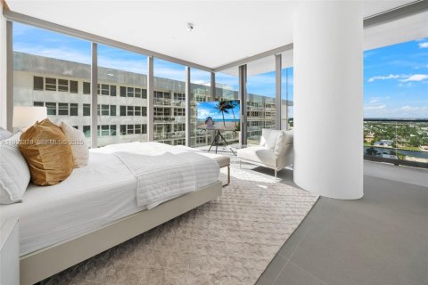 Condo in Hallandale Beach, Florida, 3 bedrooms  № 1991366 - photo 21