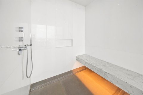 Condo in Hallandale Beach, Florida, 3 bedrooms  № 1991366 - photo 28