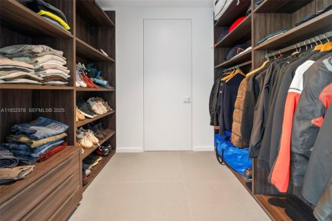 Condo in Hallandale Beach, Florida, 3 bedrooms  № 1991366 - photo 30