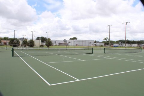 House in Hollywood, Florida 3 bedrooms, 126.35 sq.m. № 1779530 - photo 28