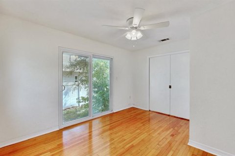Villa ou maison à louer à Saint Petersburg, Floride: 2 chambres, 89.19 m2 № 2291807 - photo 14