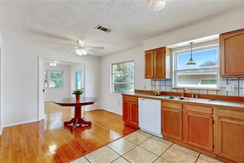 Villa ou maison à louer à Saint Petersburg, Floride: 2 chambres, 89.19 m2 № 2291807 - photo 20