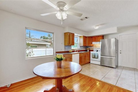 Villa ou maison à louer à Saint Petersburg, Floride: 2 chambres, 89.19 m2 № 2291807 - photo 19