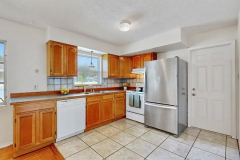 Villa ou maison à louer à Saint Petersburg, Floride: 2 chambres, 89.19 m2 № 2291807 - photo 21