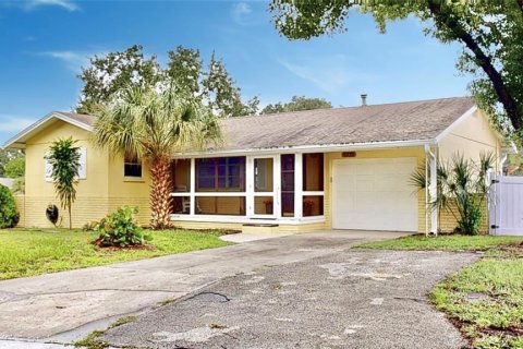 Villa ou maison à louer à Saint Petersburg, Floride: 2 chambres, 89.19 m2 № 2291807 - photo 2