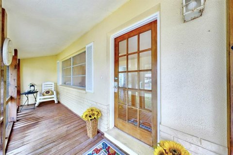 Villa ou maison à louer à Saint Petersburg, Floride: 2 chambres, 89.19 m2 № 2291807 - photo 3