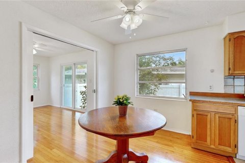 Villa ou maison à louer à Saint Petersburg, Floride: 2 chambres, 89.19 m2 № 2291807 - photo 12