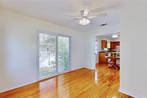 Villa ou maison à louer à Saint Petersburg, Floride: 2 chambres, 89.19 m2 № 2291807 - photo 15