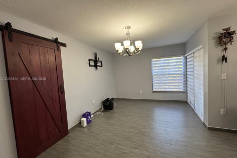 Condo in Miami, Florida, 3 bedrooms  № 2242580 - photo 9