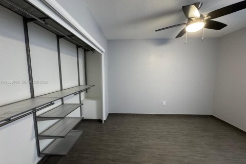 Condo in Miami, Florida, 3 bedrooms  № 2242580 - photo 7