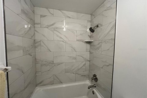 Villa ou maison à vendre à Apopka, Floride: 3 chambres, 98.85 m2 № 2141968 - photo 6