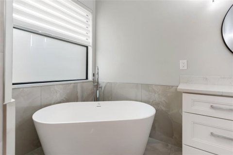 Casa en venta en Port Charlotte, Florida, 4 dormitorios, 216.18 m2 № 1866877 - foto 25