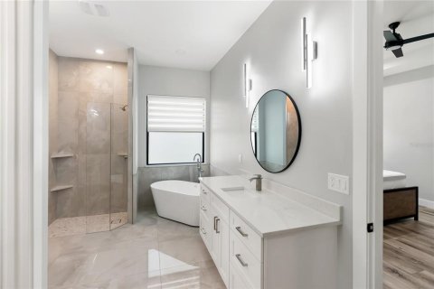 Casa en venta en Port Charlotte, Florida, 4 dormitorios, 216.18 m2 № 1866877 - foto 23