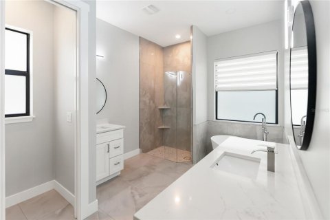 Casa en venta en Port Charlotte, Florida, 4 dormitorios, 216.18 m2 № 1866877 - foto 22