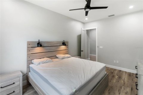 Casa en venta en Port Charlotte, Florida, 4 dormitorios, 216.18 m2 № 1866877 - foto 14