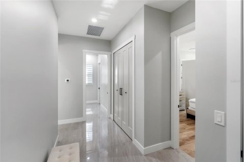 Casa en venta en Port Charlotte, Florida, 4 dormitorios, 216.18 m2 № 1866877 - foto 13