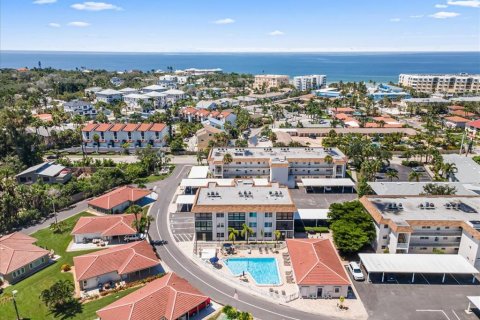 Condo in Sarasota, Florida, 2 bedrooms № 2104379