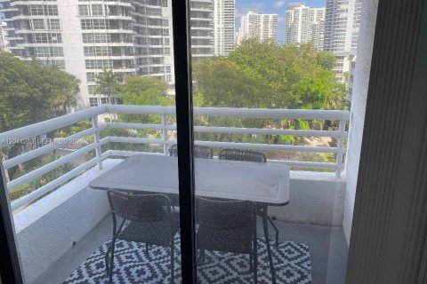 Copropriété à vendre à Aventura, Floride: 2 chambres, 109.72 m2 № 2173673 - photo 27