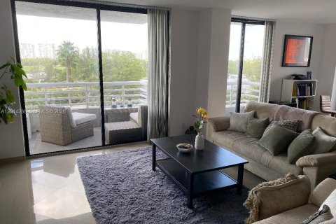 Copropriété à vendre à Aventura, Floride: 2 chambres, 109.72 m2 № 2173673 - photo 16