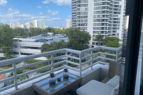 Copropriété à vendre à Aventura, Floride: 2 chambres, 109.72 m2 № 2173673 - photo 21