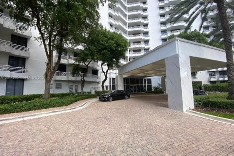Copropriété à vendre à Aventura, Floride: 2 chambres, 109.72 m2 № 2173673 - photo 2