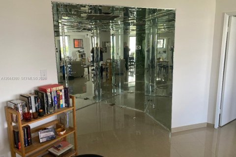 Copropriété à vendre à Aventura, Floride: 2 chambres, 109.72 m2 № 2173673 - photo 15