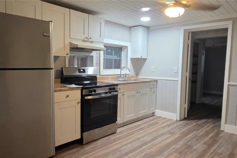 Villa ou maison à louer à Punta Gorda, Floride: 2 chambres, 75.81 m2 № 2378353 - photo 8