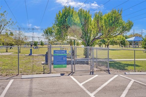 Casa en venta en Hollywood, Florida, 3 dormitorios, 153.1 m2 № 1939413 - foto 9