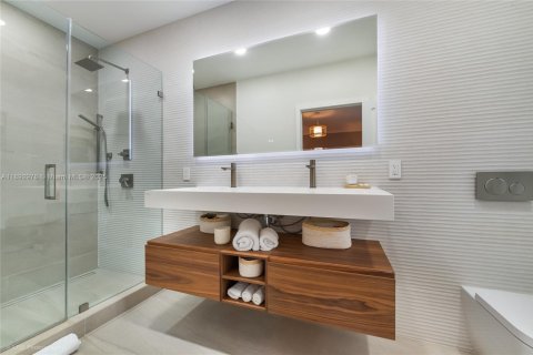 Снять в аренду виллу или дом в Корал-Гейблс, Флорида 4 спальни, 250м2, № 1946795 - фото 17